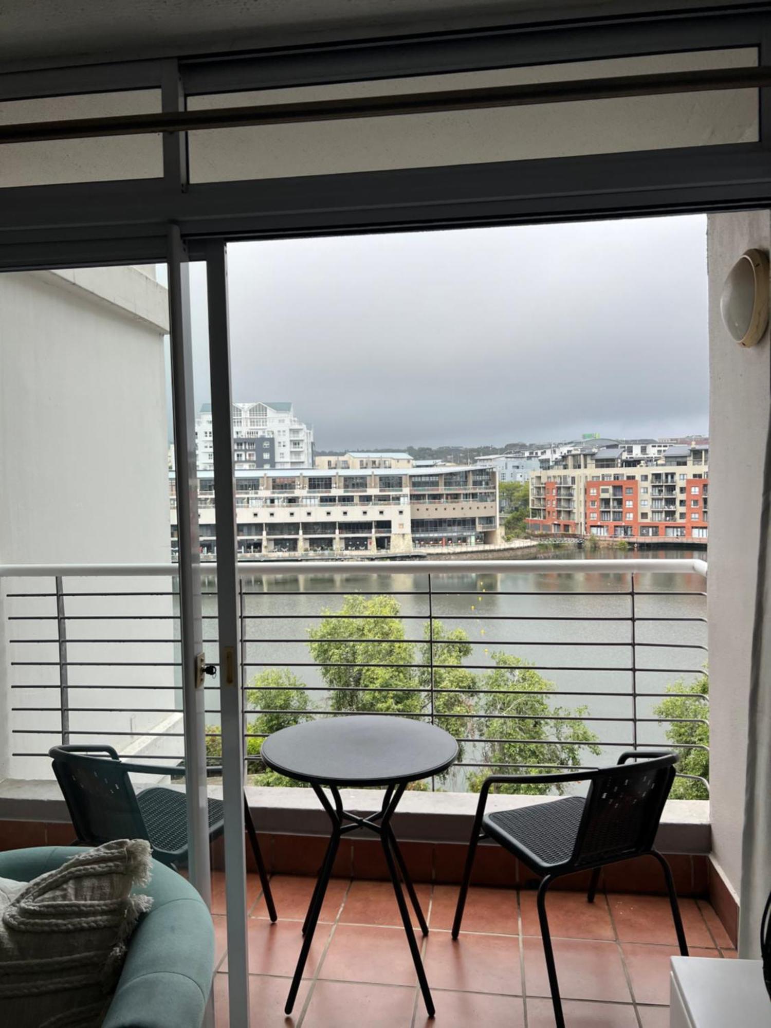Tyger Waterfront Apartment